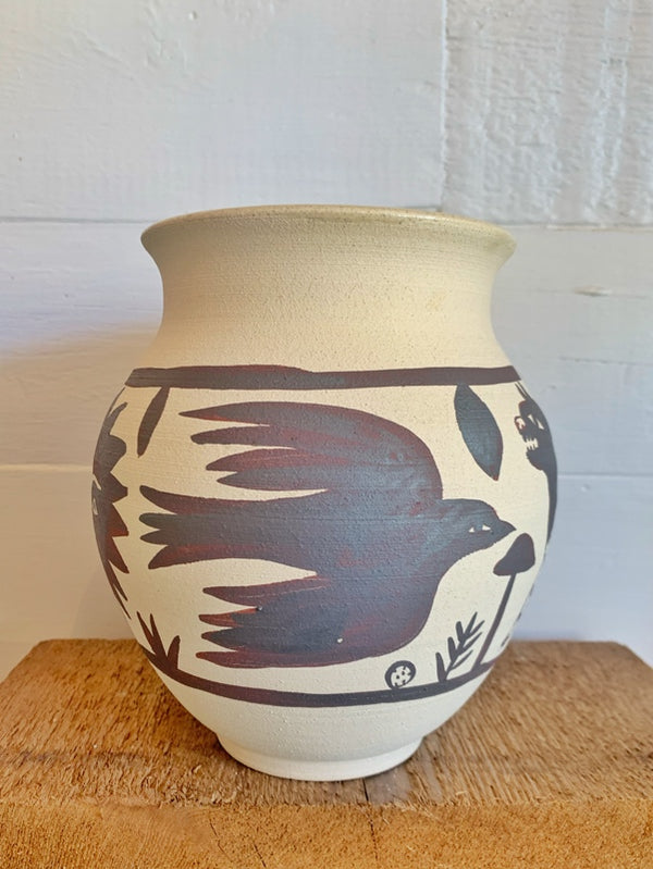 Round white stoneware nature vase